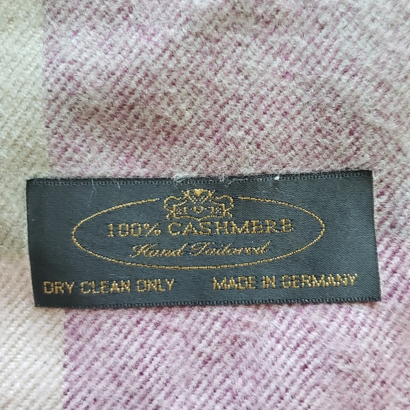 Hand tailored 100% cashmere scarf - Picture 2 of 2